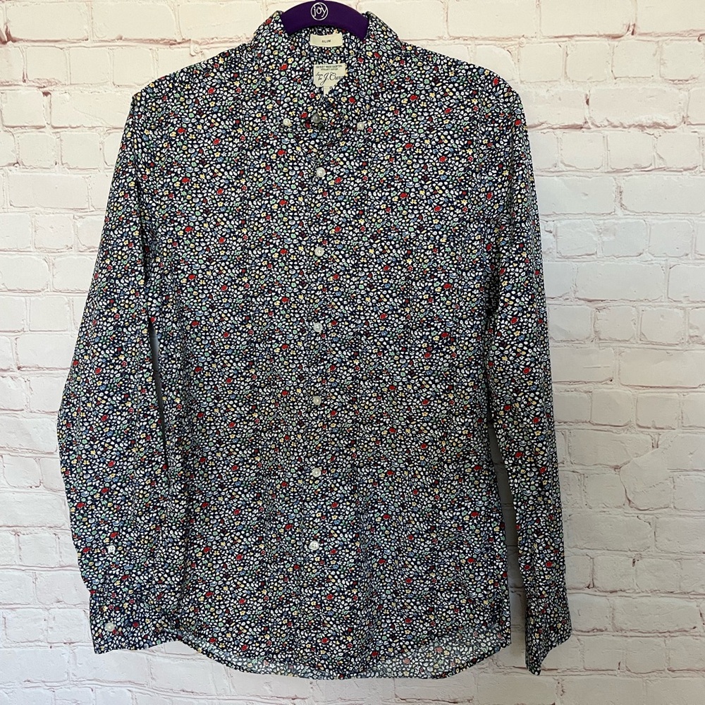 J. Crew men’s floral blue button down shirt. Size S slim